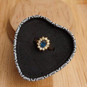 Vintage 80s 90 Fancy Costume Ring, 4.75